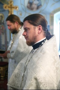 Крещальная литургия в Свято-Троицком соборе Саратова