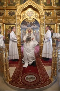 Крещальная литургия в Свято-Троицком соборе Саратова