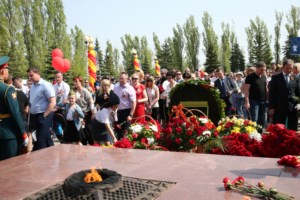 Митрополит Лонгин принял участие в торжественных мероприятиях в парке Победы на Соколовой горе