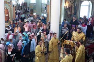 Божественная литургия в храме во имя Всех святых, в земле Российской просиявших, г.Саратова