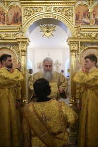 Божественная литургия в храме святителя Иоанна Златоуста в п. Зональный г.Саратова