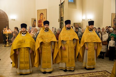 Митрополит Игнатий совершил Божественную литургию в соборном храме святителя Спиридона Тримифунтского г. Саратова