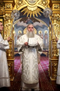 Крещальная литургия в Свято-Троицком соборе Саратова