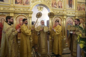 Божественная литургия в храме святителя Иоанна Златоуста в п. Зональный г.Саратова