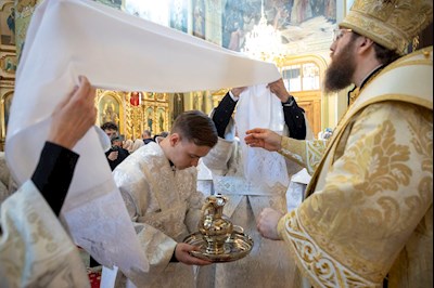 Митрополит Игнатий совершил Божественную литургию в Покровском соборе г. Саратова