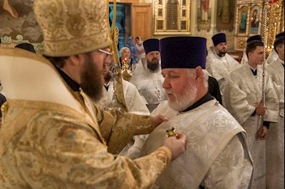 Митрополит Игнатий совершил ночную Божественную литургию в Покровском соборе г. Саратова