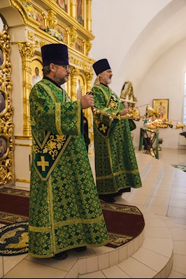 Архиереи Саратовской митрополии совершили Божественную литургию в соборном храме святого благоверного князя Александра Невского г. Ртищево