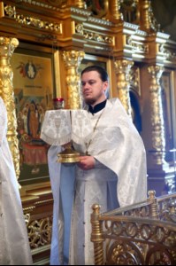 Крещальная литургия в Свято-Троицком соборе Саратова
