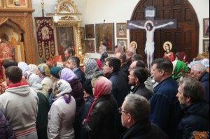 Божественная литургия и панихида в храме во имя святителя и чудотворца Николая на Елшанском кладбище г.Саратова