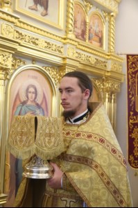Божественная литургия в храме святителя Иоанна Златоуста в п. Зональный г.Саратова