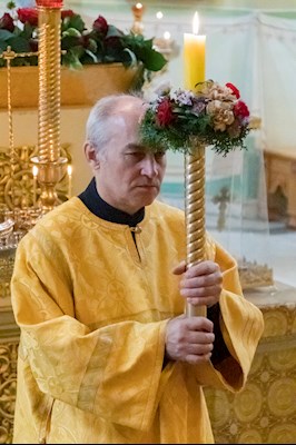 В Покровском соборе г. Саратова встретили ковчег с частицей мощей святителя Спиридона Тримифунтского