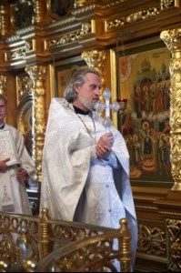 Крещальная литургия в Свято-Троицком соборе Саратова