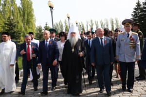 Митрополит Лонгин принял участие в торжественных мероприятиях в парке Победы на Соколовой горе