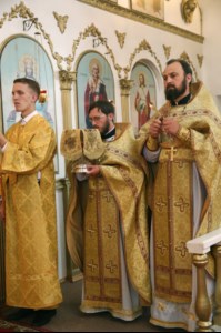 Божественная литургия в храме в честь Покрова Пресвятой Богородицы р.п. Новые Бурасы