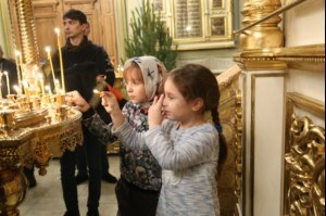 Митрополит Лонгин совершил Великую Рождественскую вечерню
