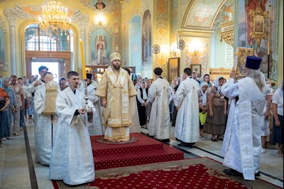 Митрополит Игнатий совершил Божественную литургию в Покровском соборе г. Саратова