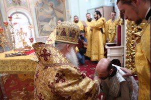 Божественная литургия в храме во имя Всех Святых, в земле Российской просиявших, г.Саратова