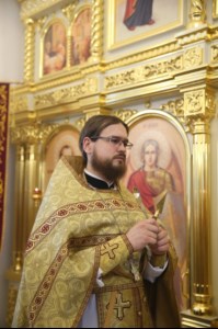 Божественная литургия в храме святителя Иоанна Златоуста в п. Зональный г.Саратова