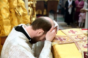 Божественная литургия в храме во имя Всех Святых, в земле Российской просиявших, г.Саратова
