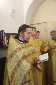 Божественная литургия в храме святителя Иоанна Златоуста в п. Зональный г.Саратова