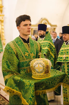 Архиереи Саратовской митрополии совершили Божественную литургию в соборном храме святого благоверного князя Александра Невского г. Ртищево