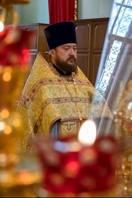 В Покровском соборе г. Саратова встретили ковчег с частицей мощей святителя Спиридона Тримифунтского