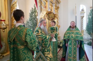 Божественная литургия и Великая вечерня в Свято-Троицком соборе Вольска