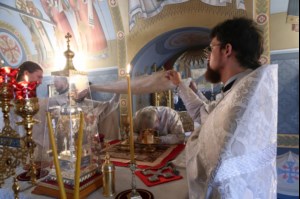 Крещальная литургия в Свято-Троицком соборе Саратова