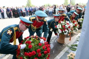 Митрополит Лонгин принял участие в торжественных мероприятиях в парке Победы на Соколовой горе