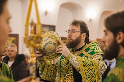 Архиереи Саратовской митрополии совершили Божественную литургию в соборном храме святого благоверного князя Александра Невского г. Ртищево