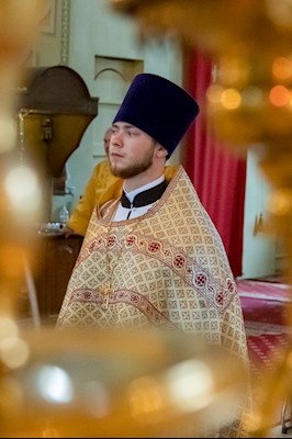 В Покровском соборе г. Саратова встретили ковчег с частицей мощей святителя Спиридона Тримифунтского