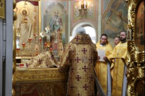Божественная литургия в храме во имя Всех Святых, в земле Российской просиявших, г.Саратова