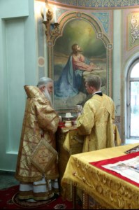 Божественная литургия в храме во имя Всех святых, в земле Российской просиявших, г.Саратова