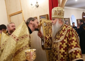 Божественная литургия в храме в честь иконы Божией Матери «Скоропослушница» г. Шиханы Вольского района