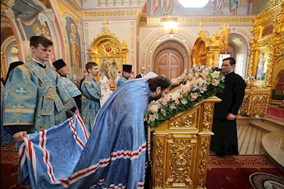 Митрополит Игнатий совершил Великую вечерню в соединении с Литургией святителя Иоанна Златоуста в Свято-Троицком кафедральном соборе г. Саратова