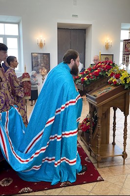 Митрополит Игнатий совершил Божественную литургию в храме Новомучеников и исповедников Саратовских г. Саратова