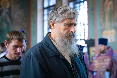 Митрополит Игнатий совершил Божественную литургию в Крестовоздвиженском храме г. Хвалынска