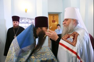 Божественная литургия в храме в честь Покрова Пресвятой Богородицы города Петровска