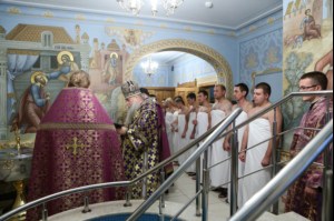 Крещальная литургия в Свято-Троицком соборе Саратова