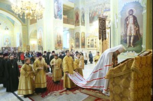 Божественная литургия в храме в честь Покрова Пресвятой Богородицы г.Саратова