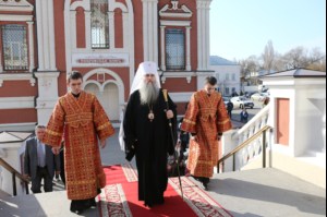 Великая Пасхальная вечерня в Покровском храме Саратова