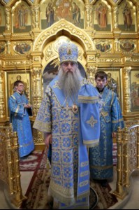 Вечернее богослужение с чтением акафиста Пресвятой Богородице в Свято-Троицком соборе Саратова