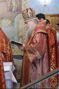 Крещальная Литургия в Свято-Троицком соборе Саратова