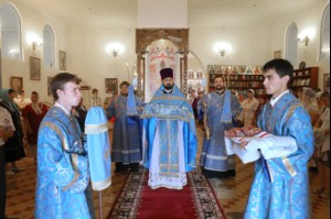 Божественная литургия в храме в честь Покрова Пресвятой Богородицы р.п. Новые Бурасы