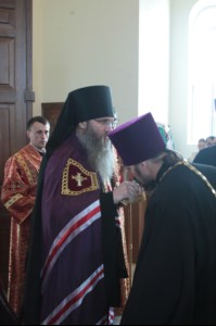 Божественная литургия в Свято-Троицком кафедральном соборе города Вольска