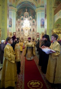 Божественная литургия в храме в честь Покрова Пресвятой Богородицы г. Саратова