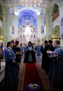 Всенощное бдение в храме в честь Покрова Пресвятой Богородицы г. Саратова