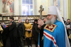 Митрополит Лонгин совершил Великую Рождественскую вечерню в Покровском храме Саратова