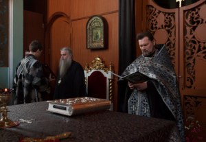 Вечернее богослужение с чтением Великого покаянного канона преподобного Андрея Критского в храме в честь Сошествия Святого Духа города Саратова