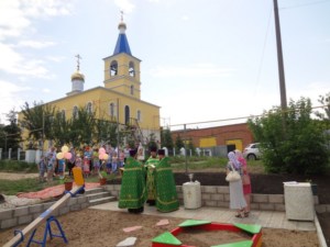 В рамках проекта «Отдых со смыслом» на территории шиханского храма открыта детская игровая площадка